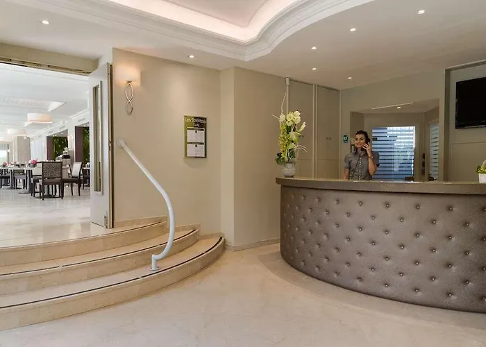 Og Antibes Les Strelitzias * Ζουάν λε Πιν