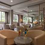 Og Antibes Les Strelitzias Hotel *