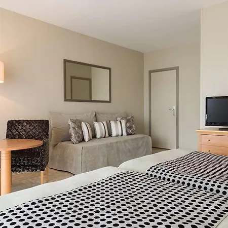 Og Antibes Les Strelitzias * Juan-les-Pins