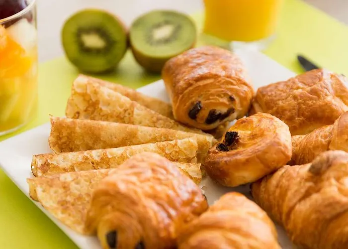 Og Antibes Les Strelitzias 胡安莱潘