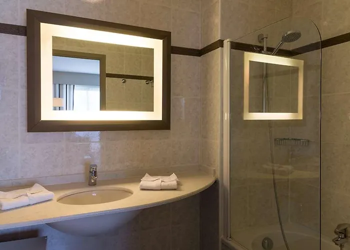 Og Antibes Les Strelitzias * Juan-les-Pins