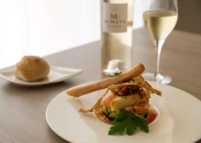 Og Antibes Les Strelitzias * 胡安莱潘